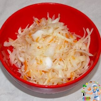 квашеная капуста с луком и подсолнечным маслом