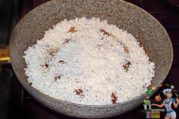 готовим плов рис добавить