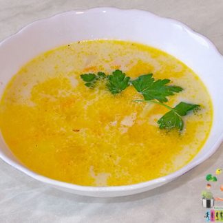 Сырный суп на курином бульоне